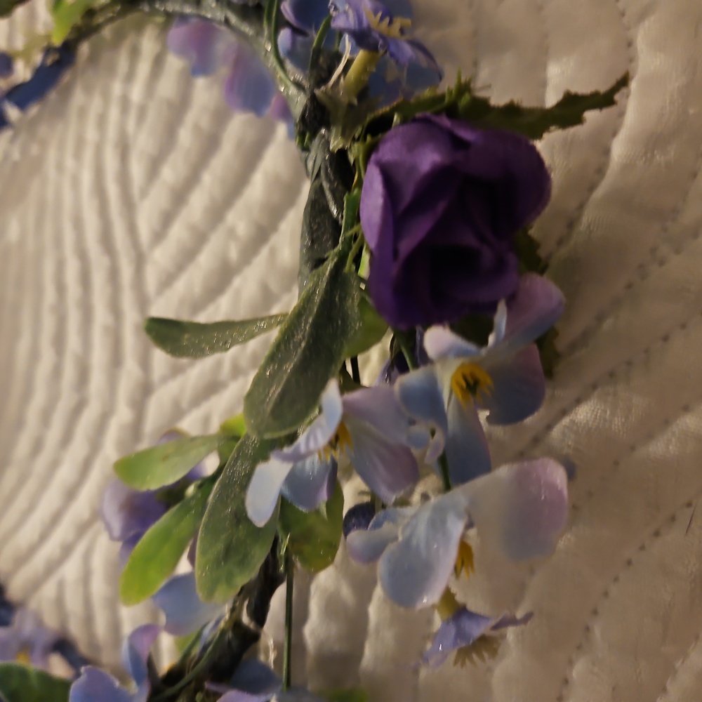 ๐ Hand Crafted Purple & Blue Silk Flower Crown - Picture 3 of 10